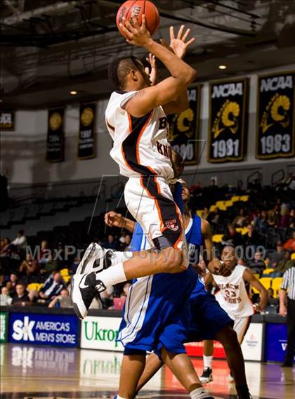 Thumbnail 2 in Charlottesville vs. Courtland (VHSL AA D4 Semifinal) photogallery.