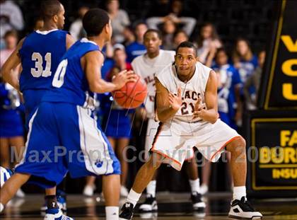 Thumbnail 1 in Charlottesville vs. Courtland (VHSL AA D4 Semifinal) photogallery.