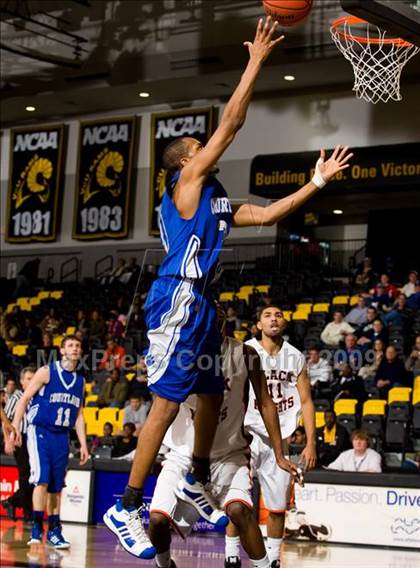 Thumbnail 2 in Charlottesville vs. Courtland (VHSL AA D4 Semifinal) photogallery.