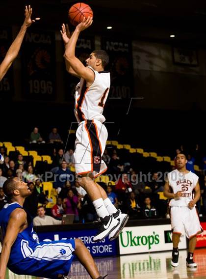 Thumbnail 3 in Charlottesville vs. Courtland (VHSL AA D4 Semifinal) photogallery.