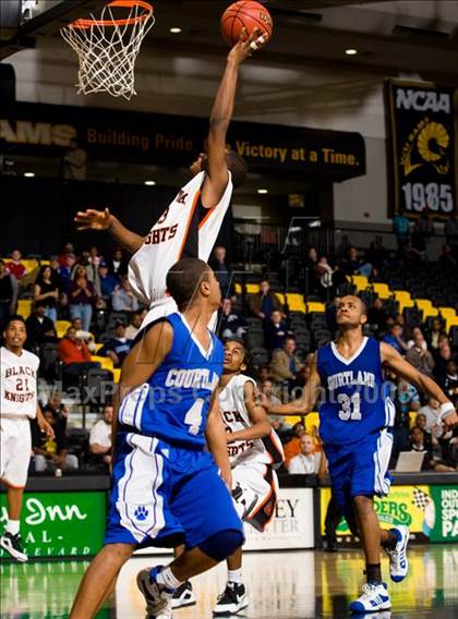 Thumbnail 1 in Charlottesville vs. Courtland (VHSL AA D4 Semifinal) photogallery.