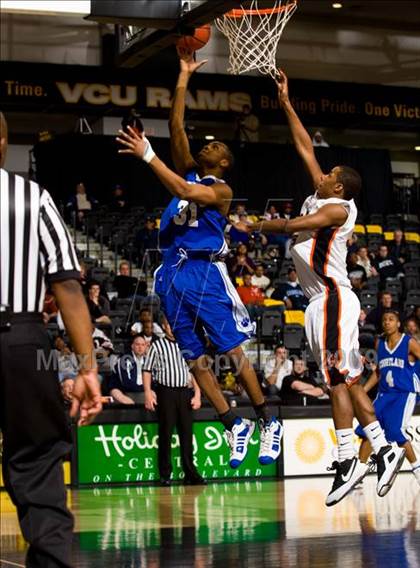 Thumbnail 1 in Charlottesville vs. Courtland (VHSL AA D4 Semifinal) photogallery.