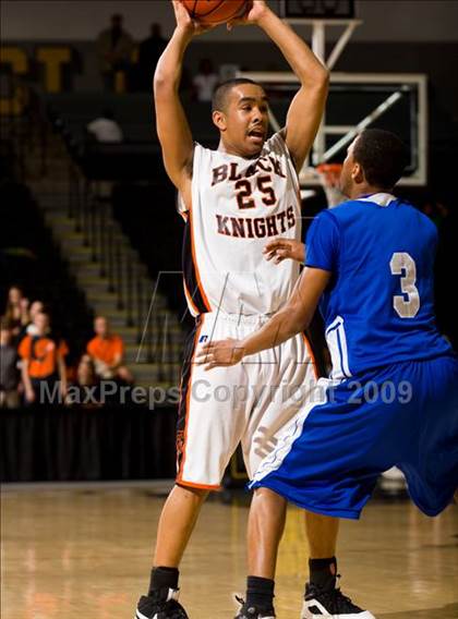 Thumbnail 1 in Charlottesville vs. Courtland (VHSL AA D4 Semifinal) photogallery.