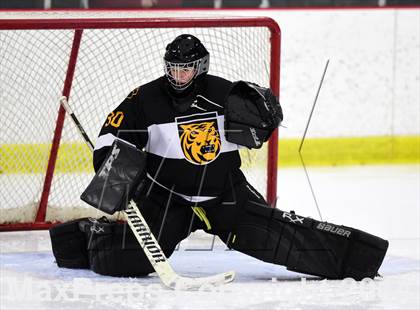 Thumbnail 1 in Daniel Hand vs. North Haven (CIAC DII Quarterfinal) photogallery.