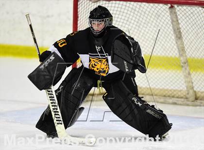 Thumbnail 3 in Daniel Hand vs. North Haven (CIAC DII Quarterfinal) photogallery.