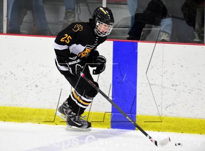Thumbnail 2 in Daniel Hand vs. North Haven (CIAC DII Quarterfinal) photogallery.