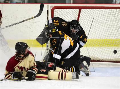 Thumbnail 3 in Daniel Hand vs. North Haven (CIAC DII Quarterfinal) photogallery.