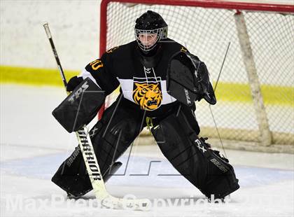 Thumbnail 2 in Daniel Hand vs. North Haven (CIAC DII Quarterfinal) photogallery.