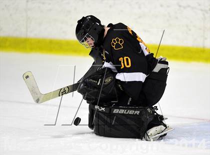 Thumbnail 3 in Daniel Hand vs. North Haven (CIAC DII Quarterfinal) photogallery.