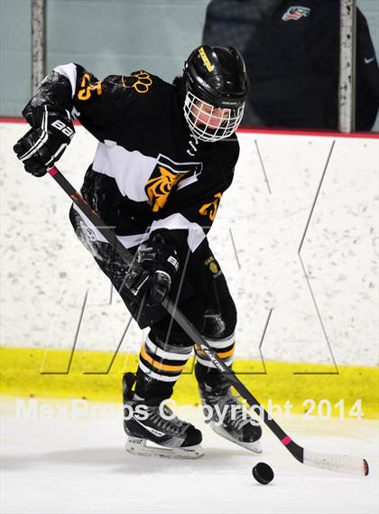 Thumbnail 3 in Daniel Hand vs. North Haven (CIAC DII Quarterfinal) photogallery.