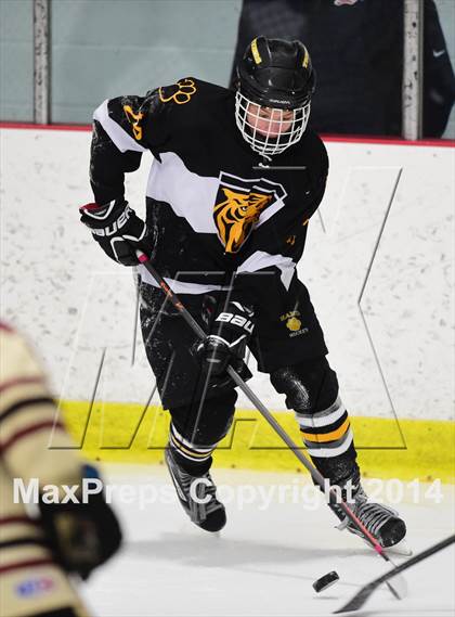 Thumbnail 2 in Daniel Hand vs. North Haven (CIAC DII Quarterfinal) photogallery.