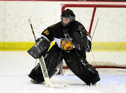 Thumbnail 1 in Daniel Hand vs. North Haven (CIAC DII Quarterfinal) photogallery.