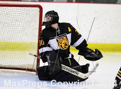 Thumbnail 2 in Daniel Hand vs. North Haven (CIAC DII Quarterfinal) photogallery.