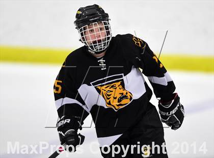 Thumbnail 2 in Daniel Hand vs. North Haven (CIAC DII Quarterfinal) photogallery.