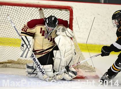 Thumbnail 2 in Daniel Hand vs. North Haven (CIAC DII Quarterfinal) photogallery.