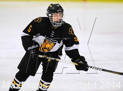 Thumbnail 3 in Daniel Hand vs. North Haven (CIAC DII Quarterfinal) photogallery.