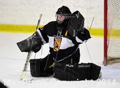 Thumbnail 3 in Daniel Hand vs. North Haven (CIAC DII Quarterfinal) photogallery.