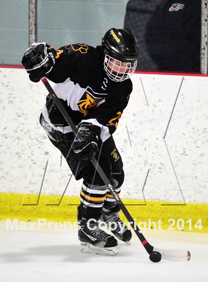 Thumbnail 2 in Daniel Hand vs. North Haven (CIAC DII Quarterfinal) photogallery.