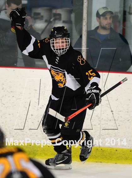 Thumbnail 2 in Daniel Hand vs. North Haven (CIAC DII Quarterfinal) photogallery.