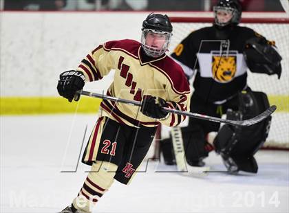 Thumbnail 3 in Daniel Hand vs. North Haven (CIAC DII Quarterfinal) photogallery.