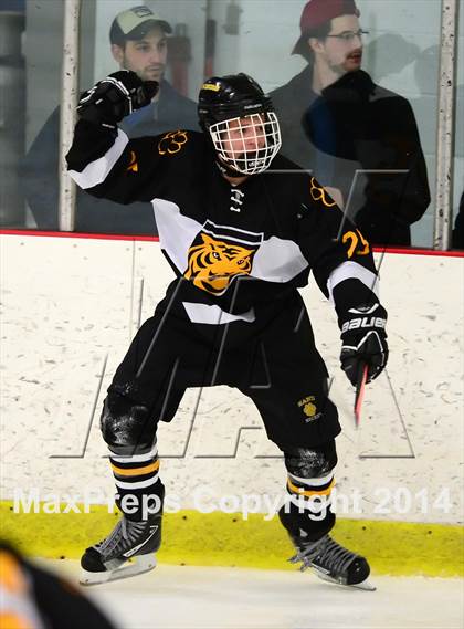 Thumbnail 1 in Daniel Hand vs. North Haven (CIAC DII Quarterfinal) photogallery.
