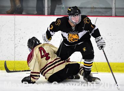 Thumbnail 2 in Daniel Hand vs. North Haven (CIAC DII Quarterfinal) photogallery.