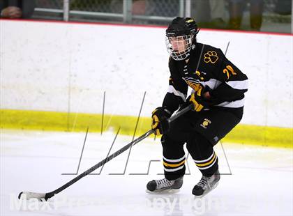 Thumbnail 2 in Daniel Hand vs. North Haven (CIAC DII Quarterfinal) photogallery.