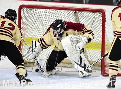 Thumbnail 3 in Daniel Hand vs. North Haven (CIAC DII Quarterfinal) photogallery.