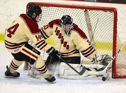 Thumbnail 1 in Daniel Hand vs. North Haven (CIAC DII Quarterfinal) photogallery.