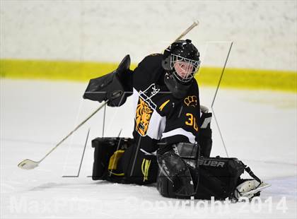 Thumbnail 3 in Daniel Hand vs. North Haven (CIAC DII Quarterfinal) photogallery.