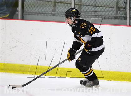 Thumbnail 3 in Daniel Hand vs. North Haven (CIAC DII Quarterfinal) photogallery.