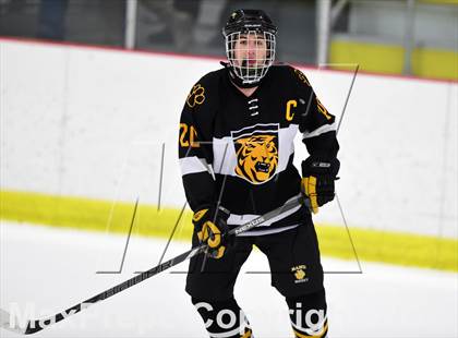 Thumbnail 2 in Daniel Hand vs. North Haven (CIAC DII Quarterfinal) photogallery.