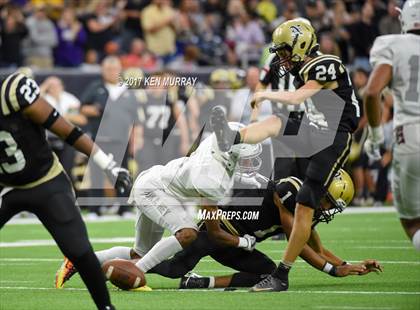 Thumbnail 3 in Manvel vs Nederland (UIL 5A D1 Quarterfinal) photogallery.