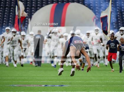 Thumbnail 2 in Manvel vs Nederland (UIL 5A D1 Quarterfinal) photogallery.