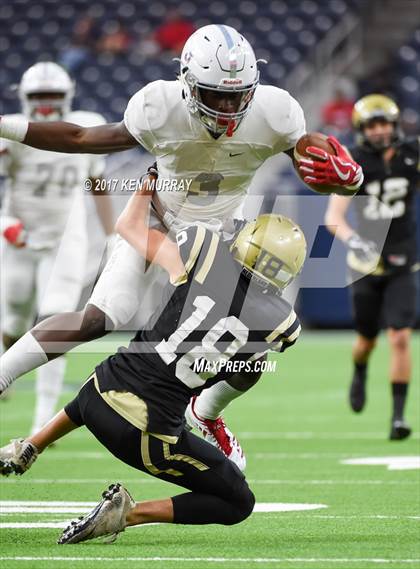 Thumbnail 2 in Manvel vs Nederland (UIL 5A D1 Quarterfinal) photogallery.