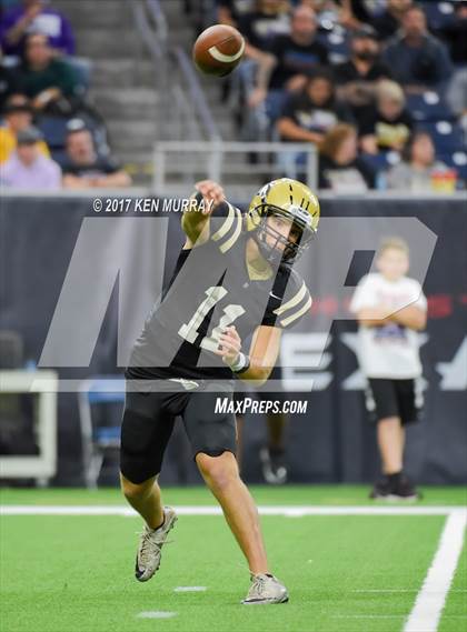 Thumbnail 1 in Manvel vs Nederland (UIL 5A D1 Quarterfinal) photogallery.