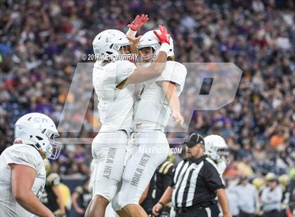 Thumbnail 3 in Manvel vs Nederland (UIL 5A D1 Quarterfinal) photogallery.