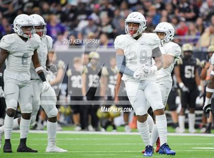 Thumbnail 3 in Manvel vs Nederland (UIL 5A D1 Quarterfinal) photogallery.