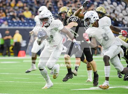 Thumbnail 3 in Manvel vs Nederland (UIL 5A D1 Quarterfinal) photogallery.