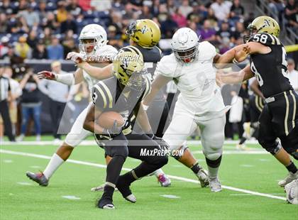 Thumbnail 2 in Manvel vs Nederland (UIL 5A D1 Quarterfinal) photogallery.