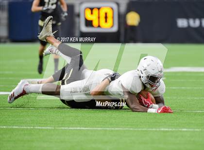 Thumbnail 2 in Manvel vs Nederland (UIL 5A D1 Quarterfinal) photogallery.
