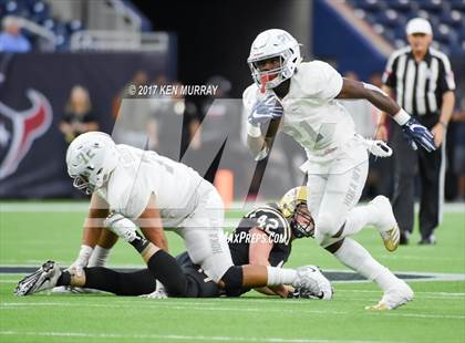 Thumbnail 1 in Manvel vs Nederland (UIL 5A D1 Quarterfinal) photogallery.