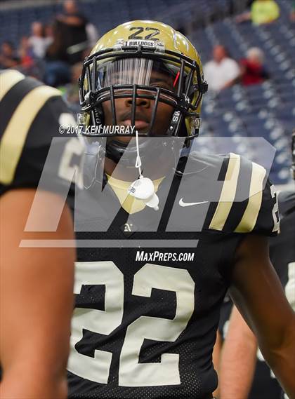 Thumbnail 3 in Manvel vs Nederland (UIL 5A D1 Quarterfinal) photogallery.
