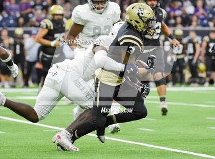Thumbnail 3 in Manvel vs Nederland (UIL 5A D1 Quarterfinal) photogallery.