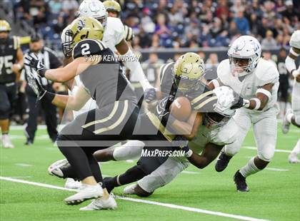 Thumbnail 1 in Manvel vs Nederland (UIL 5A D1 Quarterfinal) photogallery.