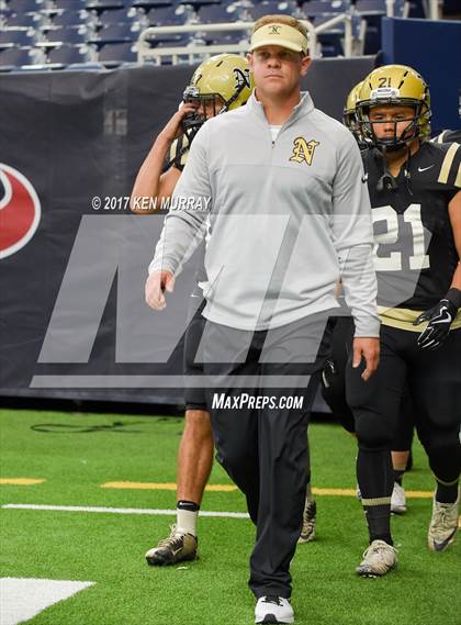 Thumbnail 1 in Manvel vs Nederland (UIL 5A D1 Quarterfinal) photogallery.