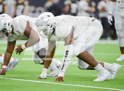 Thumbnail 3 in Manvel vs Nederland (UIL 5A D1 Quarterfinal) photogallery.