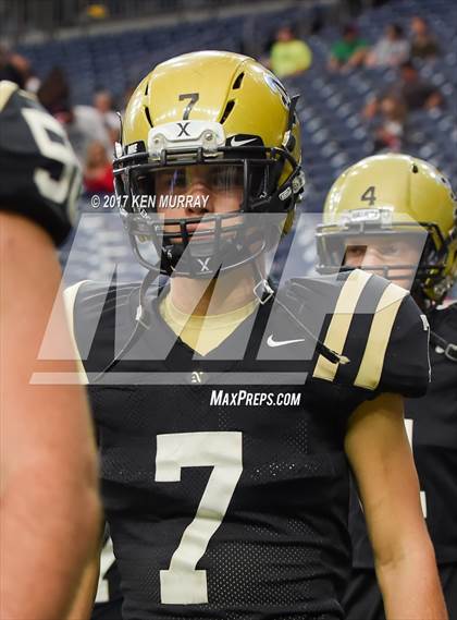 Thumbnail 1 in Manvel vs Nederland (UIL 5A D1 Quarterfinal) photogallery.