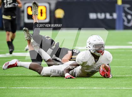 Thumbnail 3 in Manvel vs Nederland (UIL 5A D1 Quarterfinal) photogallery.