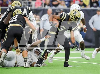Thumbnail 2 in Manvel vs Nederland (UIL 5A D1 Quarterfinal) photogallery.